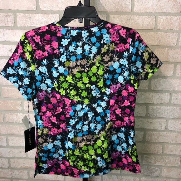 NWT Koi Basics multi color floral pattern V neck short sleeve scrub top - Picture 5 of 16
